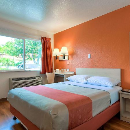 Motel 6-Westminster, Ca - South - Long Beach Area ภายนอก รูปภาพ